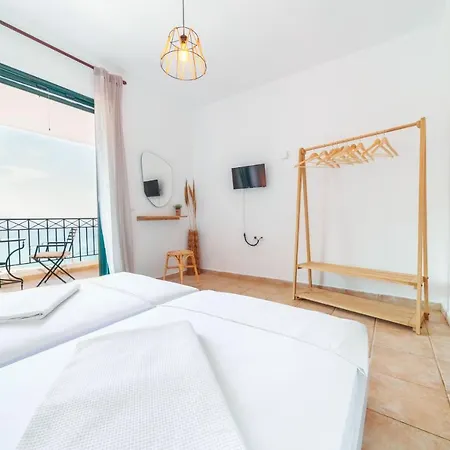 Giannatos Studios- Isabella