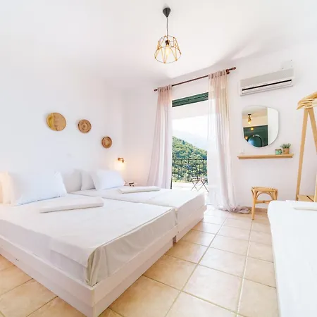 Giannatos Studios- Isabella Apartment